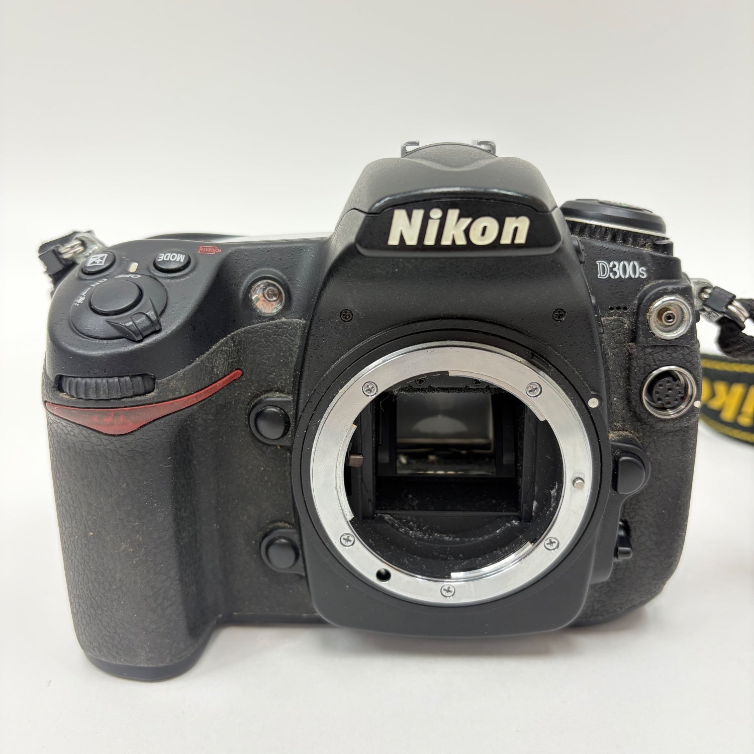 Nikon D300S 12.3MP DSLR Camera w/ Shoulder Strap – PayMore Maplewood