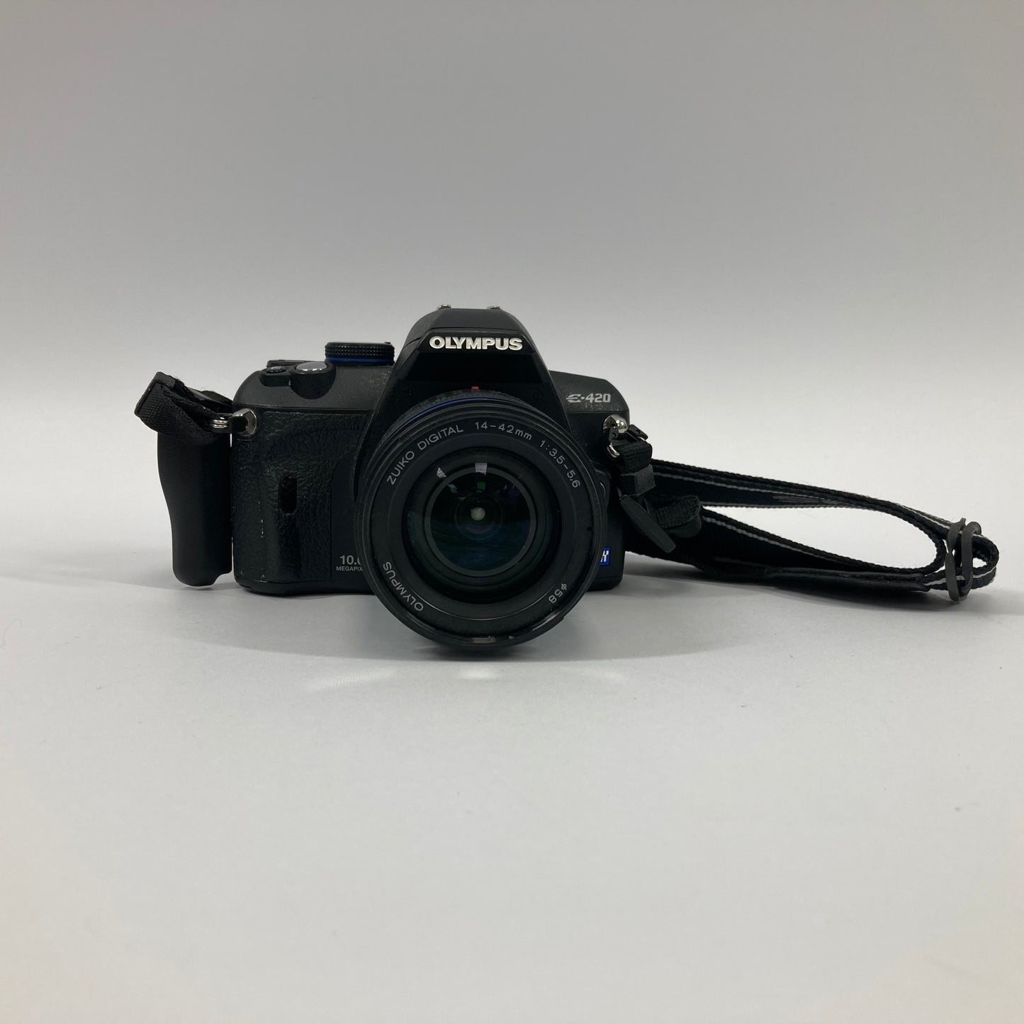 Olympus E-420 10.0MP Digital SLR DSLR Camera Bundle