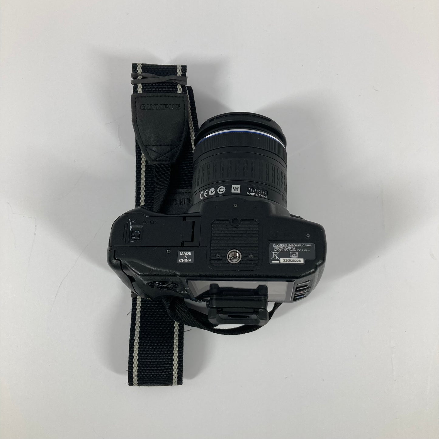 Olympus E-420 10.0MP Digital SLR DSLR Camera Bundle